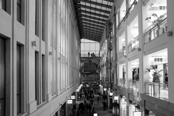 Central Gallery shopping center