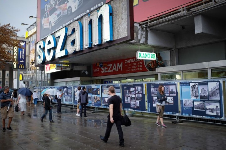 Sezam - view at the recently closed department store at the Marszałkowska street.