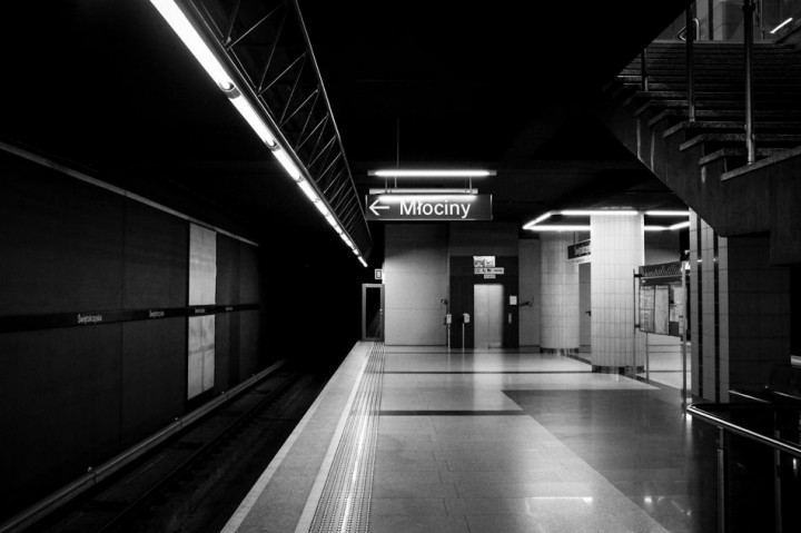 end of the platform - Młociny direction