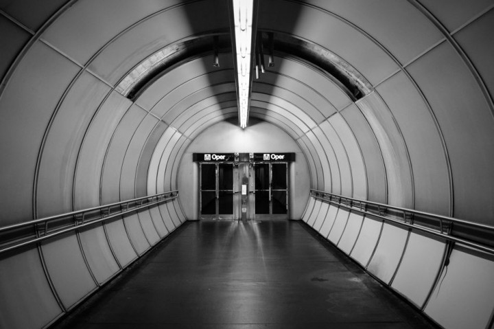 Oper and Oper. I really like those Vienna metro tunnels.