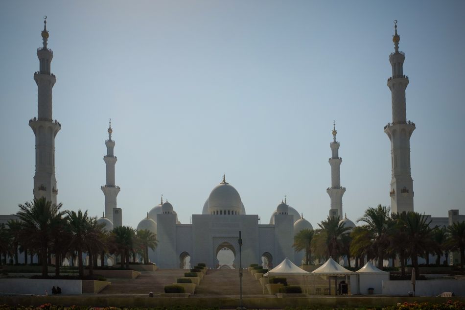 View at the Sheikh Zayed Mosque from the distance