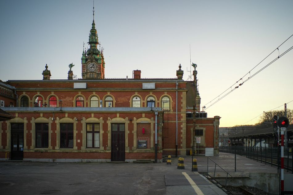 Gdańsk Główny train station - view from the side.