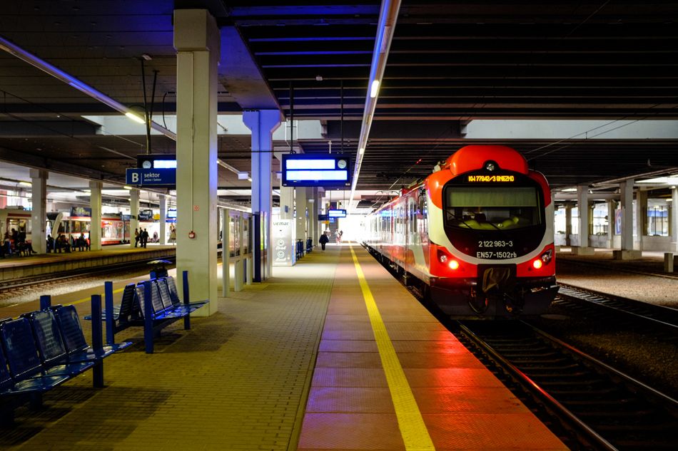 Poznań - the platforms. Train to Gniezno