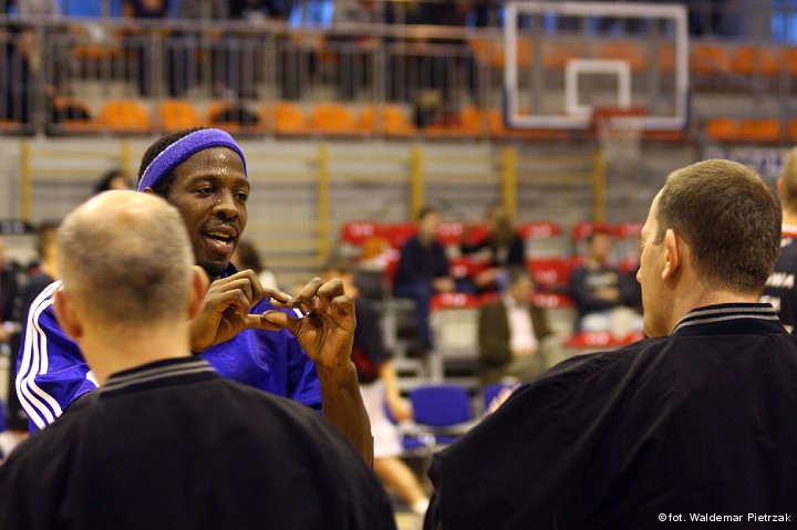 Polonia – Anwil 89-87(d)