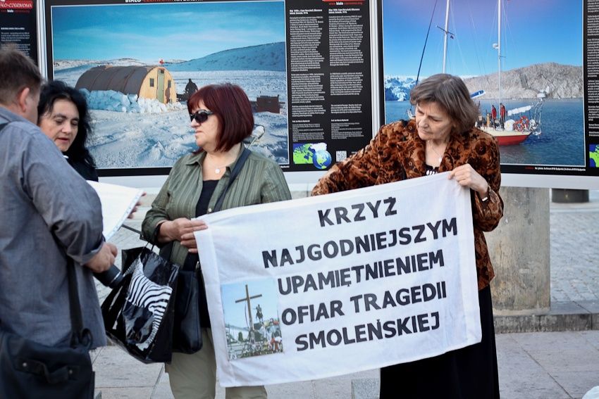 The Cross Protest Strikes Back